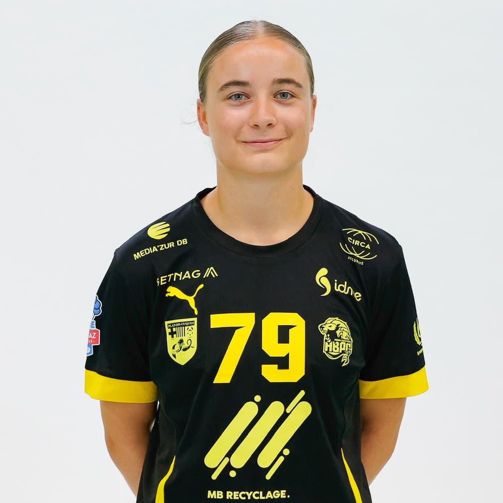 Nina PERRET