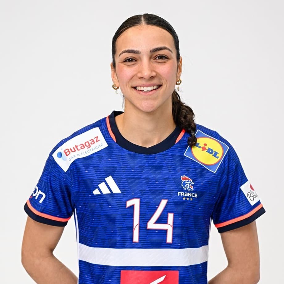 Nina DURY